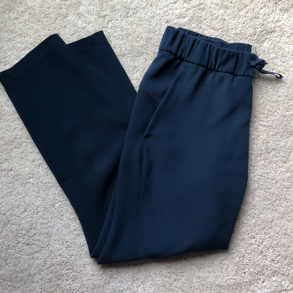 Size 6 Lululemon - 7/8 Dress Pants - Navy Blue
